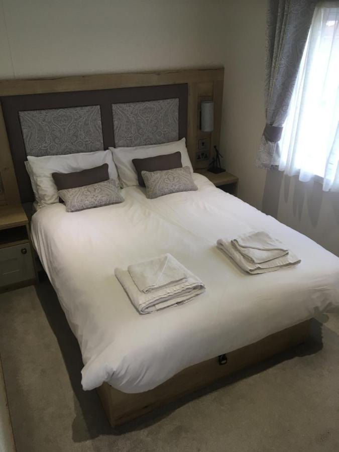 Tattershall Lakes Retreat 3 Bedroom Mini Lodge Waddington  ภายนอก รูปภาพ